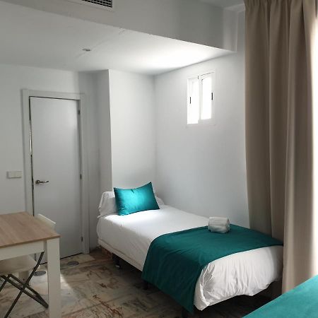 Apartamentos Dona Lola Seville Exterior photo