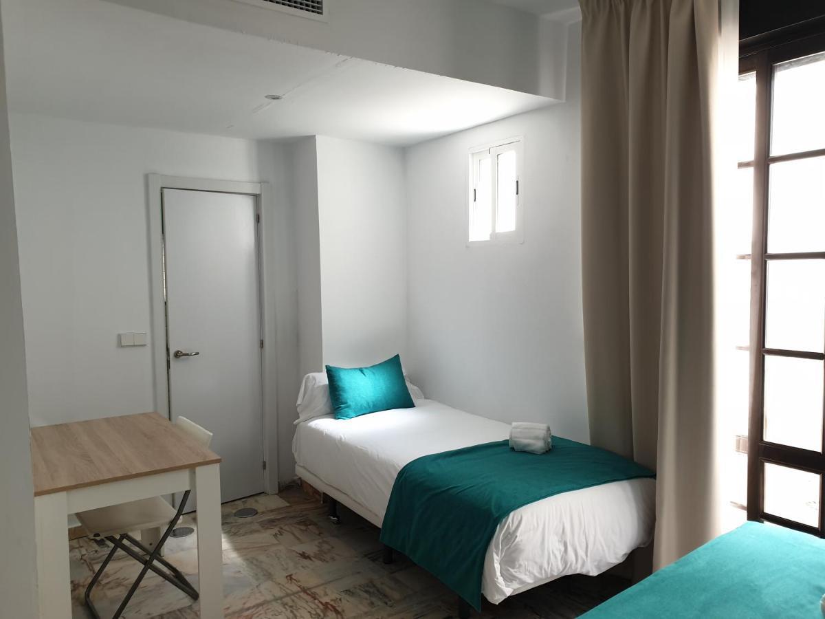 Apartamentos Dona Lola Seville Exterior photo