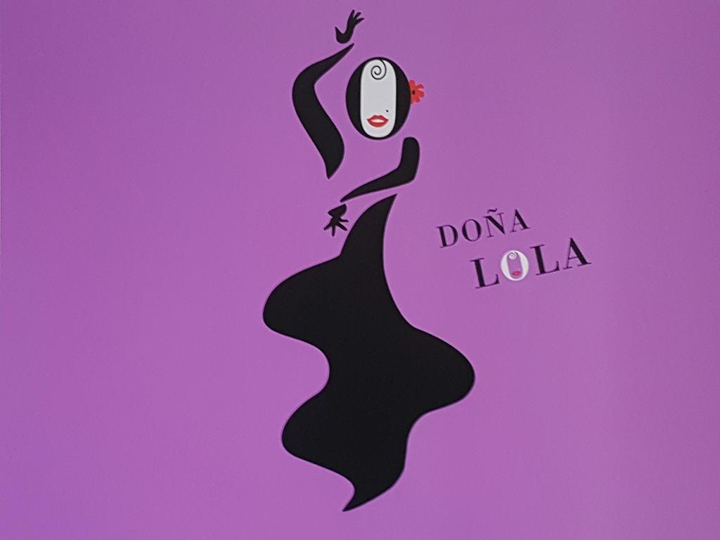 Apartamentos Dona Lola Seville Exterior photo